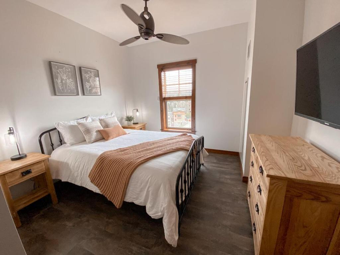 Bedroom, Remodeled Ski In-Out - 305 Soaring Eagle - Luxury!, Pocahontas