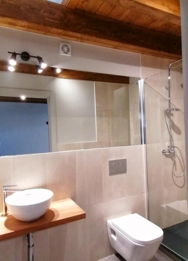 Bathroom, Apartament "Enclau" Turismo Rural Cal Rialla, Girona