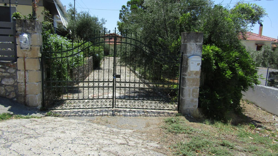 Others 5, Sea La Vie, Peloponnese