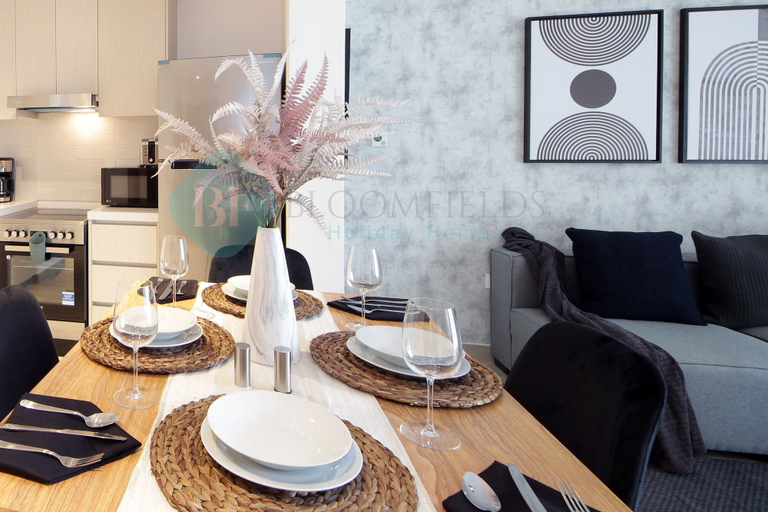 Others 3, Stunning canal view apartment Yas island, Yas Island