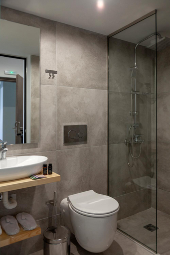 Bathroom 3, STAY INN, Attica