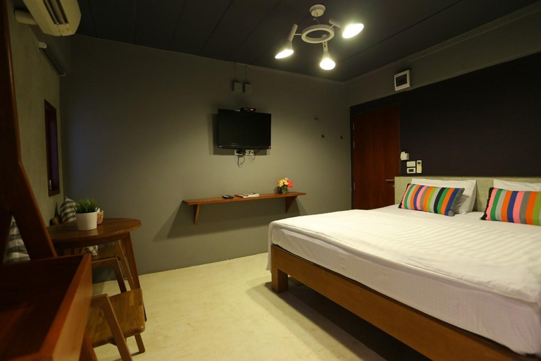 Bedroom 6
