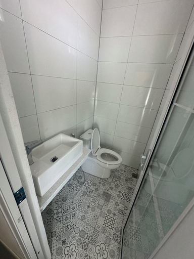 Bathroom 2, Downtown Visoun, Luang Prabang