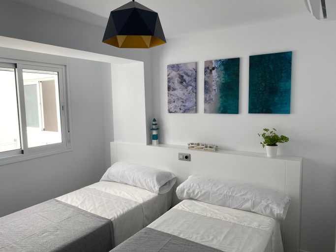 PRECIOSO APARTAMENTO A ESTRENAR EN CENTRO DE NERJA, Málaga