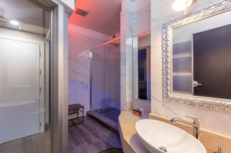 Bathroom 20