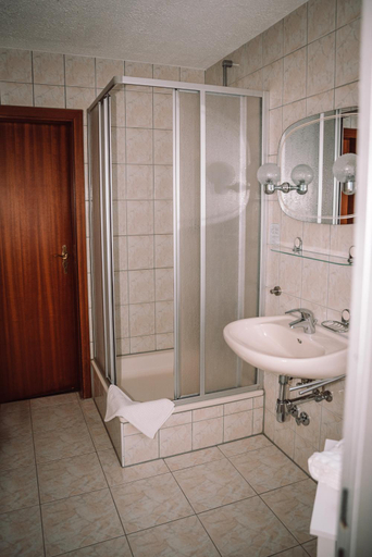 Bathroom 5, Hotel Morgensonne, Mittelsachsen