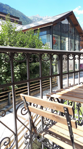 Others 4, Cham'Heart, 4-star apartments in Chamonix centre with free private parking, Haute-Savoie