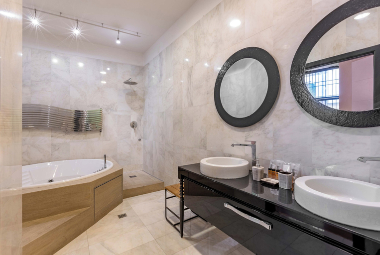 Bathroom 17