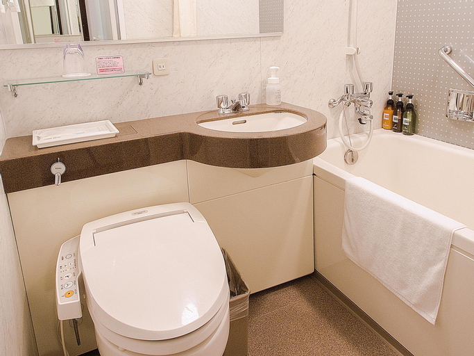 Bathroom 28
