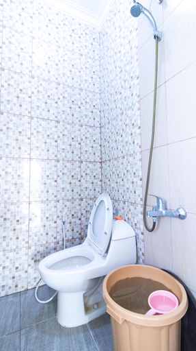 Bathroom, Snyaman Villa, Malang