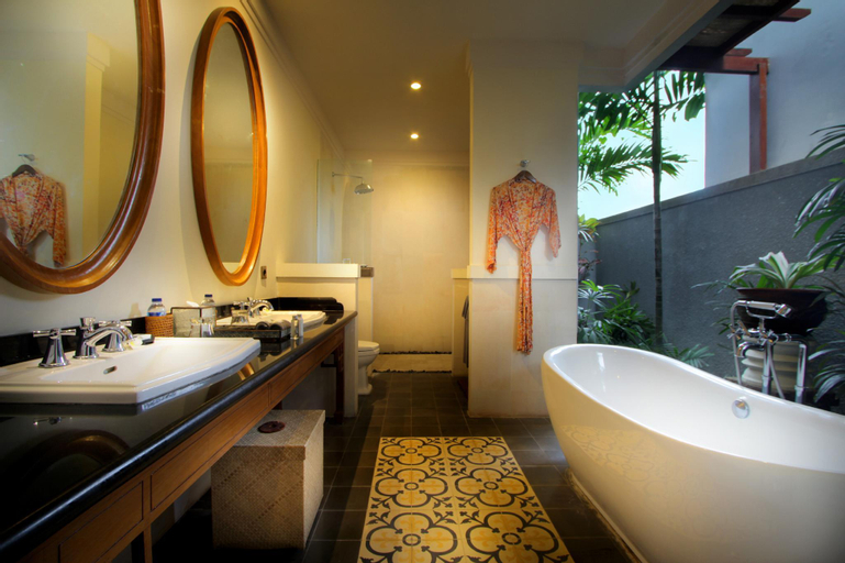 Bathroom 14