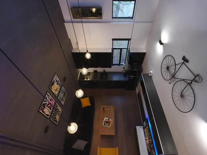 Others 5, 200 Mb fibre remote workers' Dreamhouse, Attica