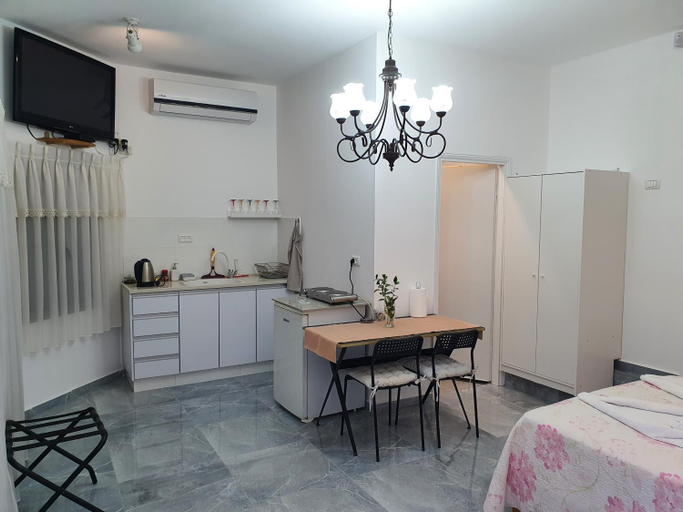 Kitchen 4, Carmela Studio
