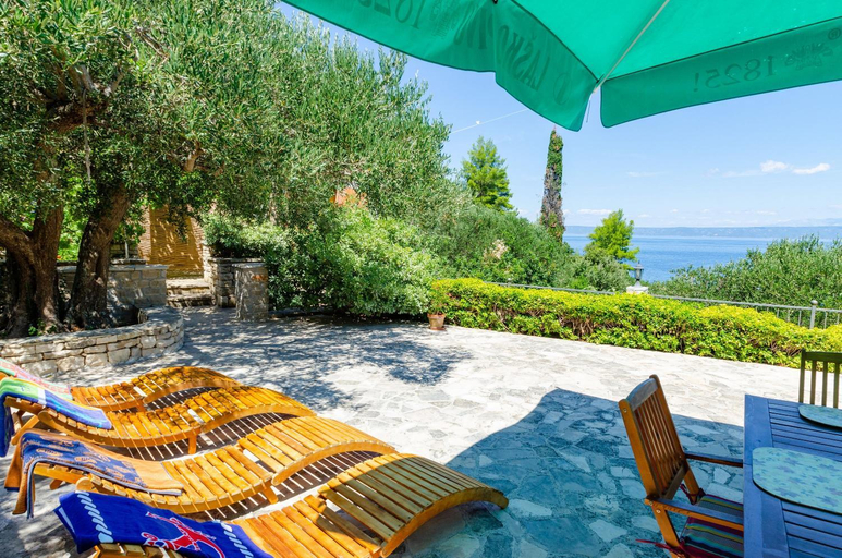 Sport & Beauty 5, Bedroom holiday home with terrace, Blato