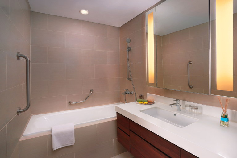 Bathroom 16