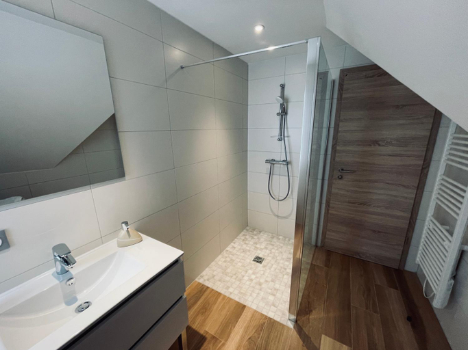 Shower 5, Gites intemporels d'Alsace, Haut-Rhin