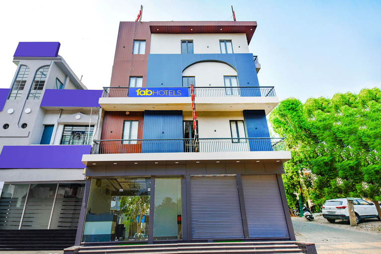 Exterior & Views, Fabhotel Globe Inn, Ludhiana