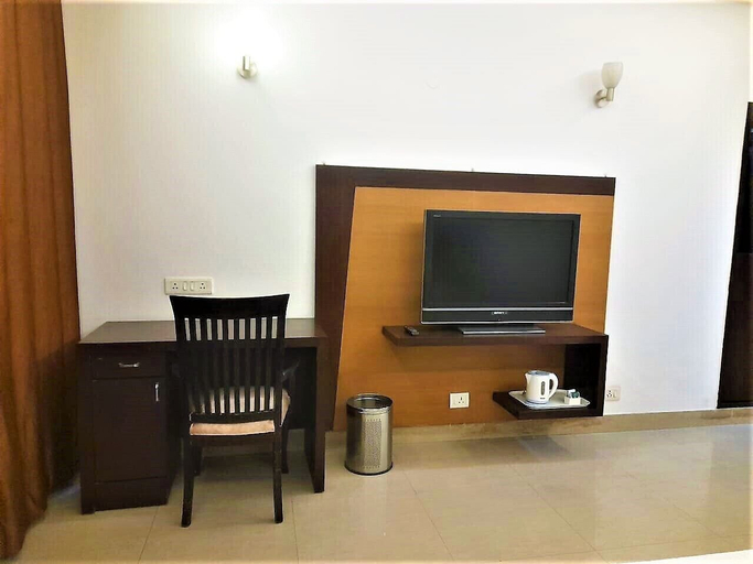 Others 5, TAVISHA VILLA FILM CITY ROAD, Gautam Buddha Nagar