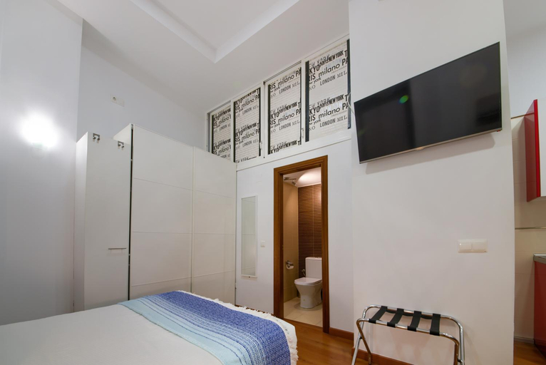 Bedroom, Holidays2Malaga Carreteria 97 Loft High Speed WIFI, Málaga