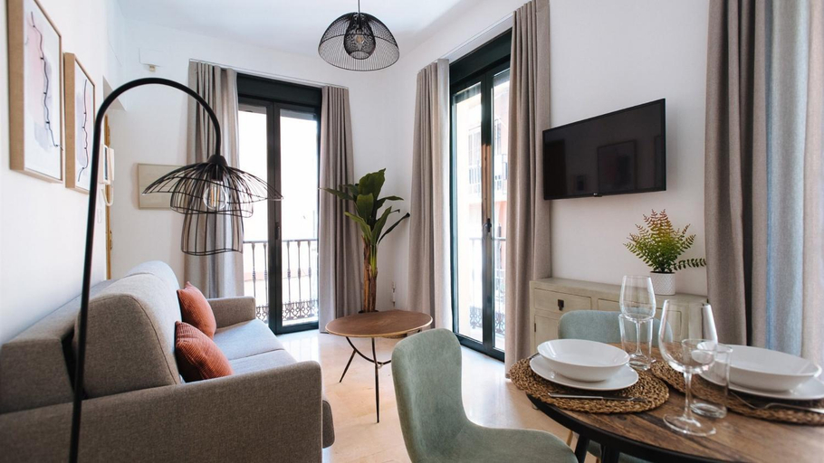 Others 5, Chiqui and Vicente Suite Apartments, Sevilla
