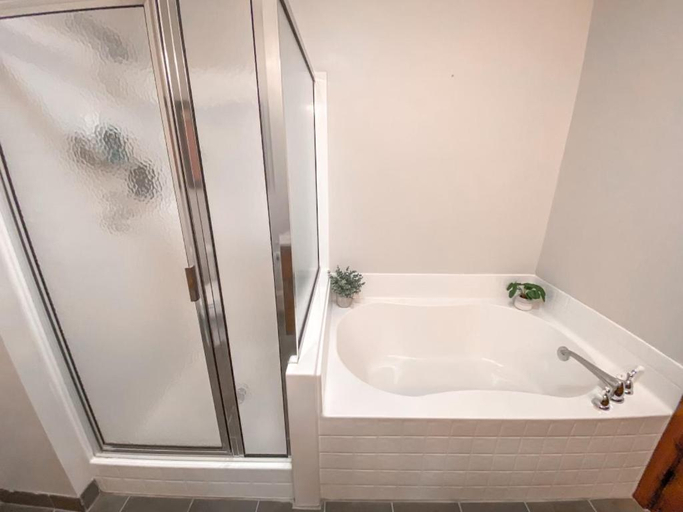 Bathroom, Remodeled Ski In-Out - 305 Soaring Eagle - Luxury!, Pocahontas
