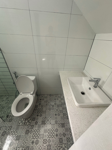 Bathroom 3, Downtown Visoun, Luang Prabang