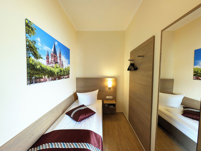 Bedroom 12