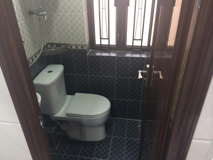 Bathroom 10