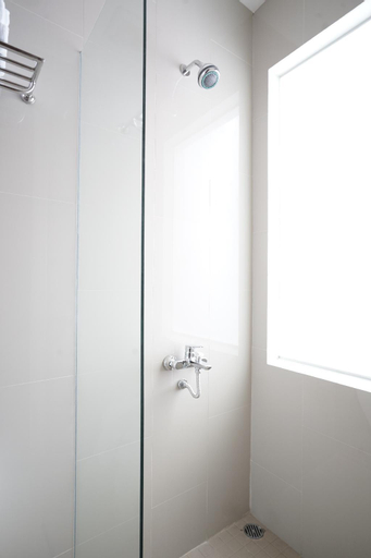 Bathroom 9