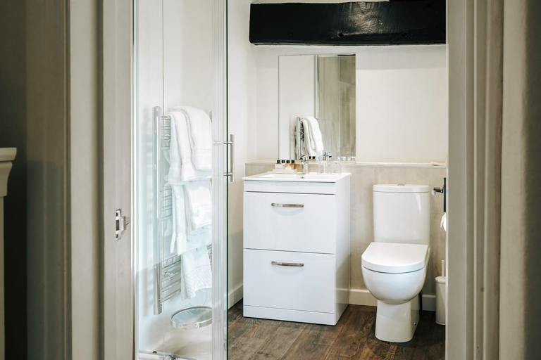 Bathroom 3, The Swinside Inn, Cumbria