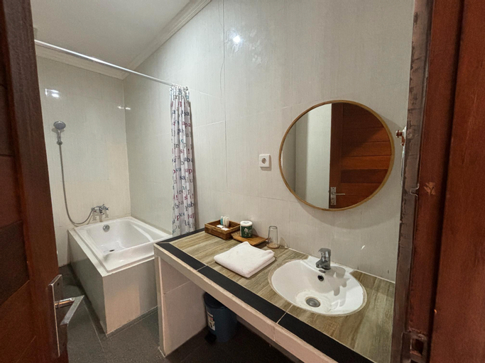 Bathroom 4