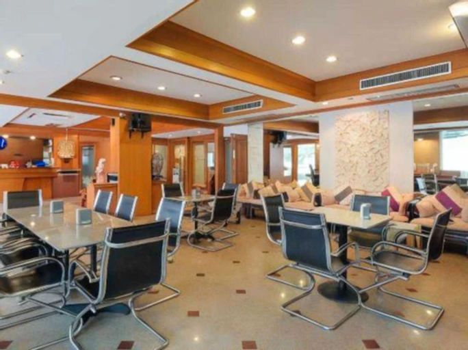 Food & Drinks 5, Capital O Howard Square Boutique Hotel, Bang Kho Laem