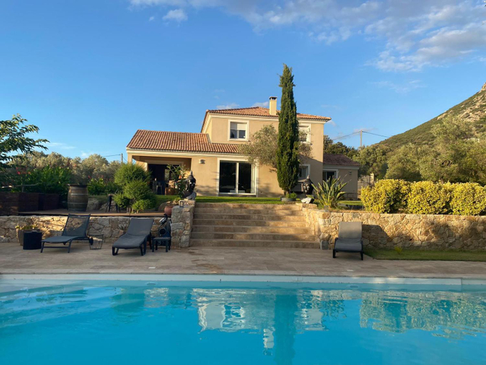 Others 2, Tres belle villa piscine jacuzzi grande propriete 10 pers, Haute-Corse