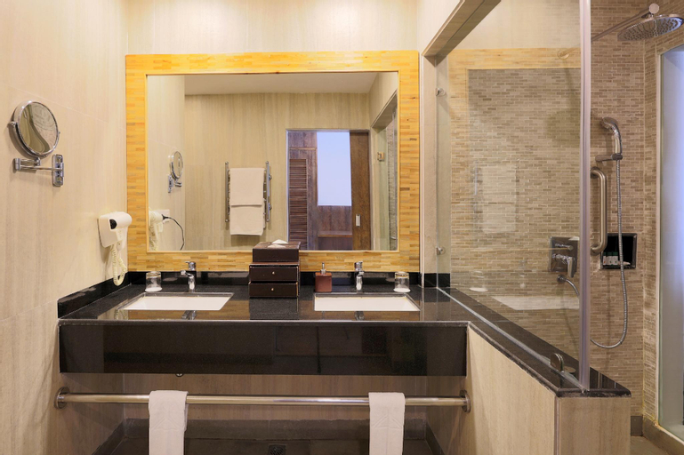 Bathroom 4