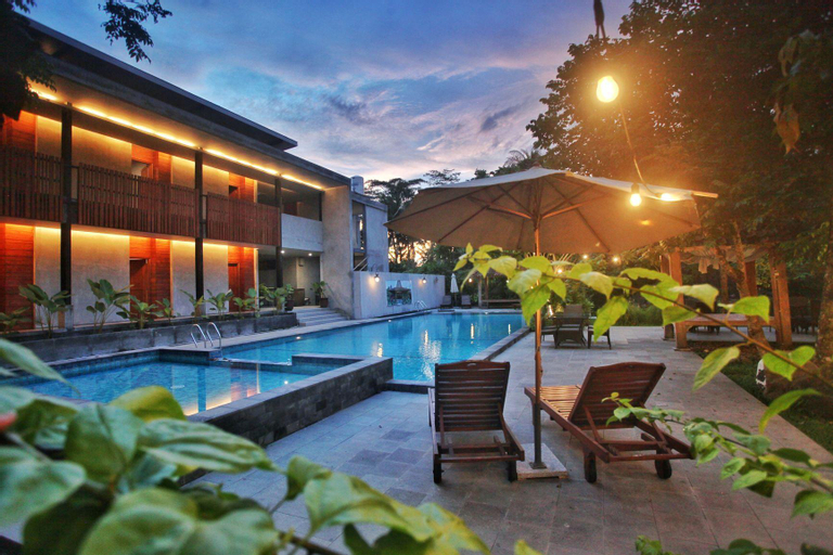Swimming Pool 4