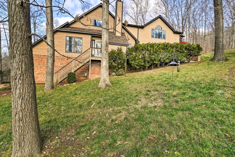 Nashville Area Family Getaway with Private Pool!, Cheatham