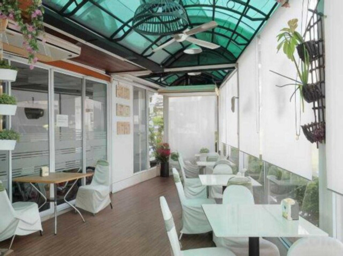 Food & Drinks 2, Capital O Howard Square Boutique Hotel, Bang Kho Laem