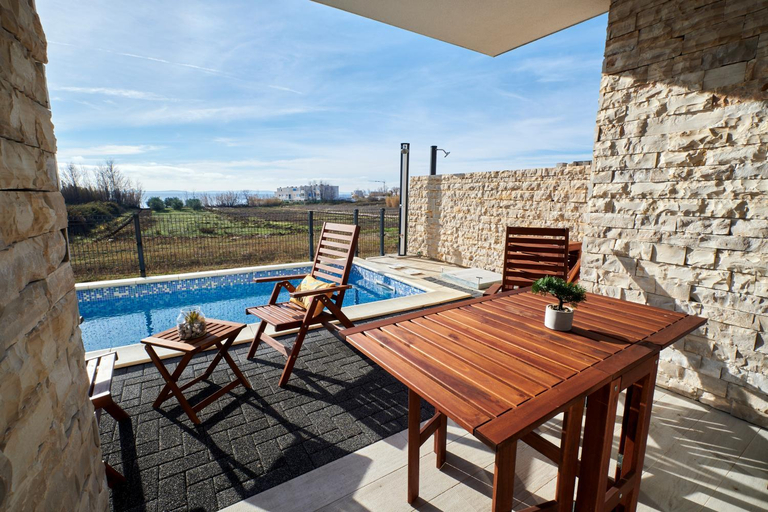 Others 2, Villa Miri II, Privlaka