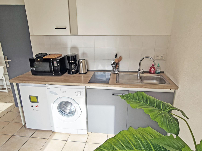 Others 5, GregBnb - Centre Ancien - Studio Roof-Top - CLIMATISE - 5eme etage - ΔΔΔ, Var