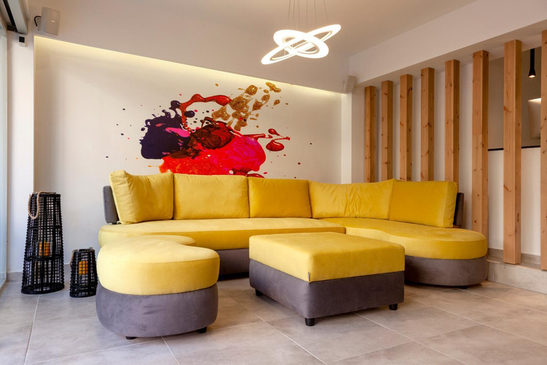 Others 4, STAY INN, Attica