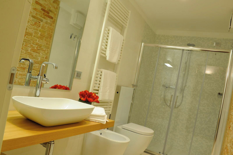 Bathroom 4, Do Ciacole in Relais, Venezia