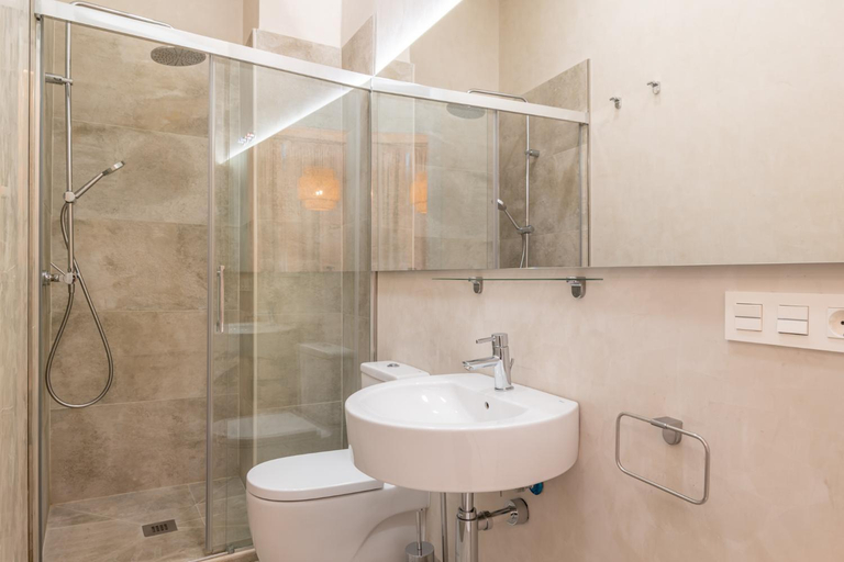 Bathroom 2, Pinar Vip Class Malaga C/Granada, Málaga