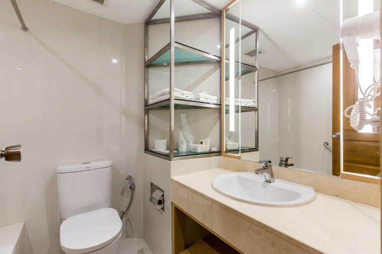 Bathroom 12