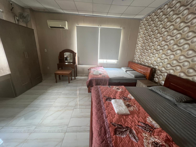 Others 3, Hello Hotel, Bien Hoa