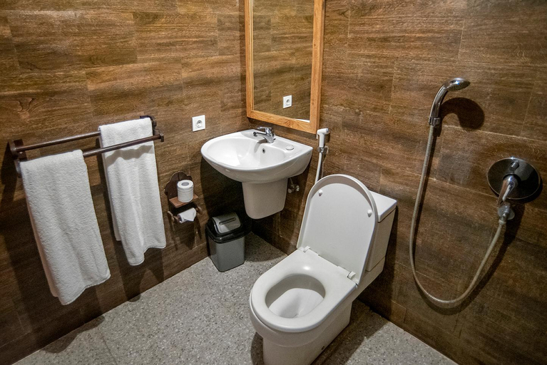 Bathroom 23