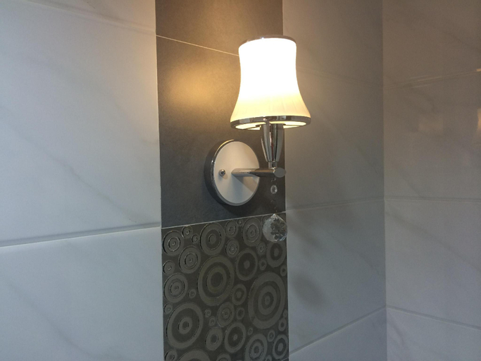Bathroom 9