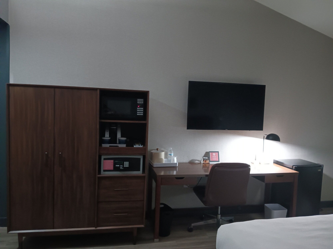 Bedroom 3, Four Points by Sheraton Dallas Arlington Entertainment District, Arlington