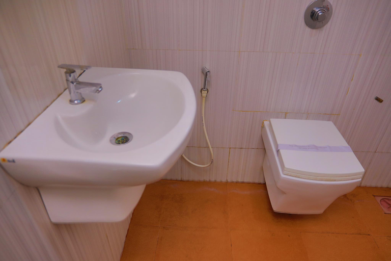 Bathroom, Hydel Palace Hotel And Resorts, Thrissur