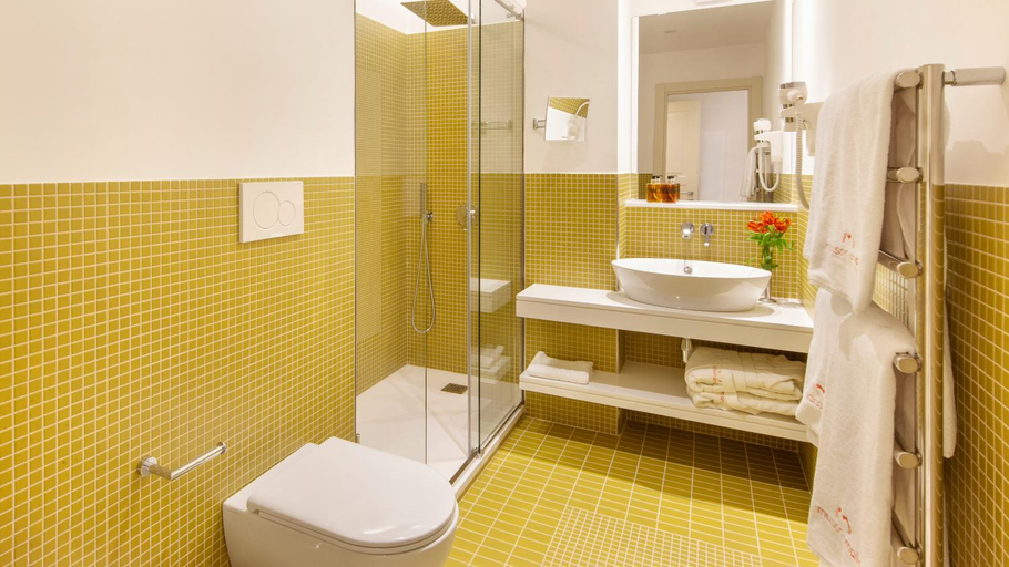 Bathroom 2, Maison Amalia, Napoli