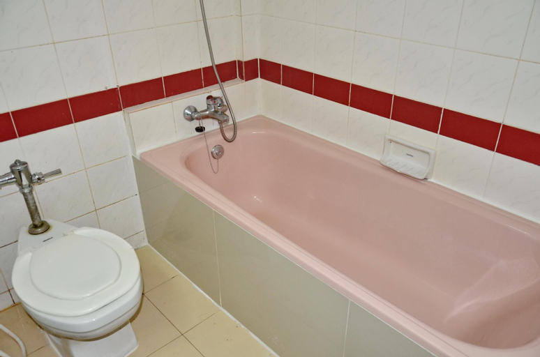 Bathroom 8